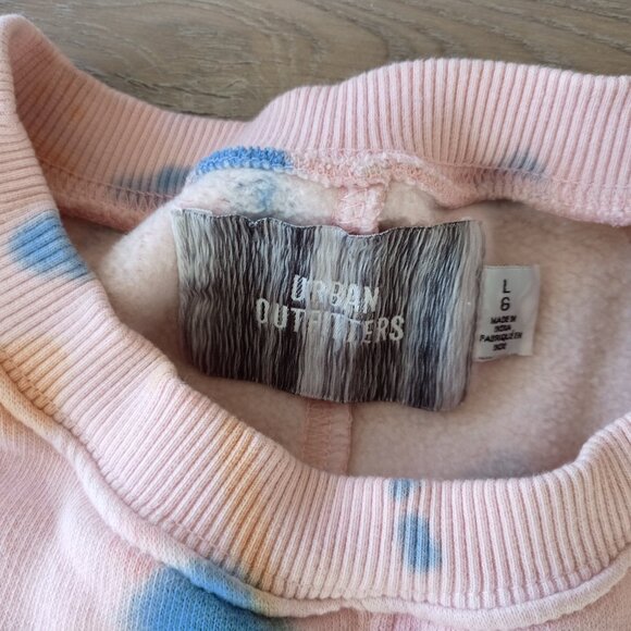 UO sweatshirt size L - Picture 2 of 5